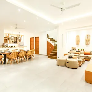 Seaside Haven Charming 4br Villa, 5 Min To Canggu (Bali)